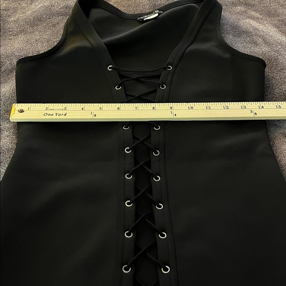 VENUS Black Sleeveless V-Neck Sheath Dress - Picture 7 of 9